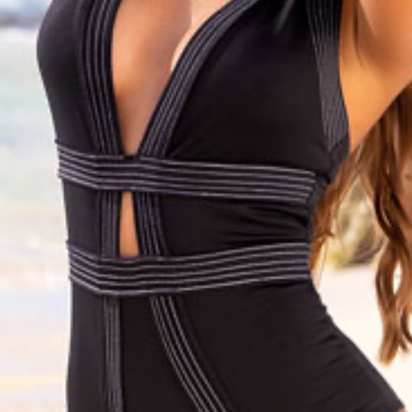 One piece swimsuit - Picture 4 of 4